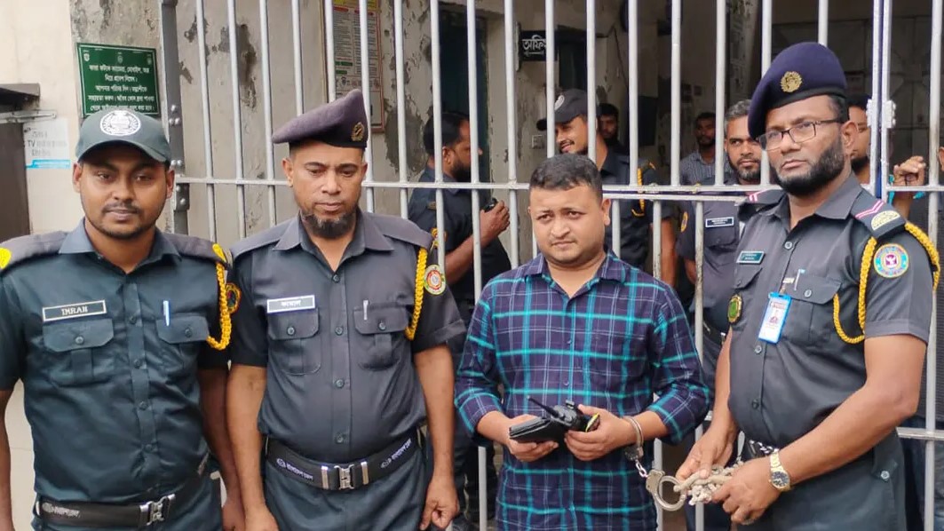 কারাগারে ডিজিএফআই-এর গোয়েন্দা পরিচয় দিয়ে প্রবেশের চেষ্টায় যুবক আটক